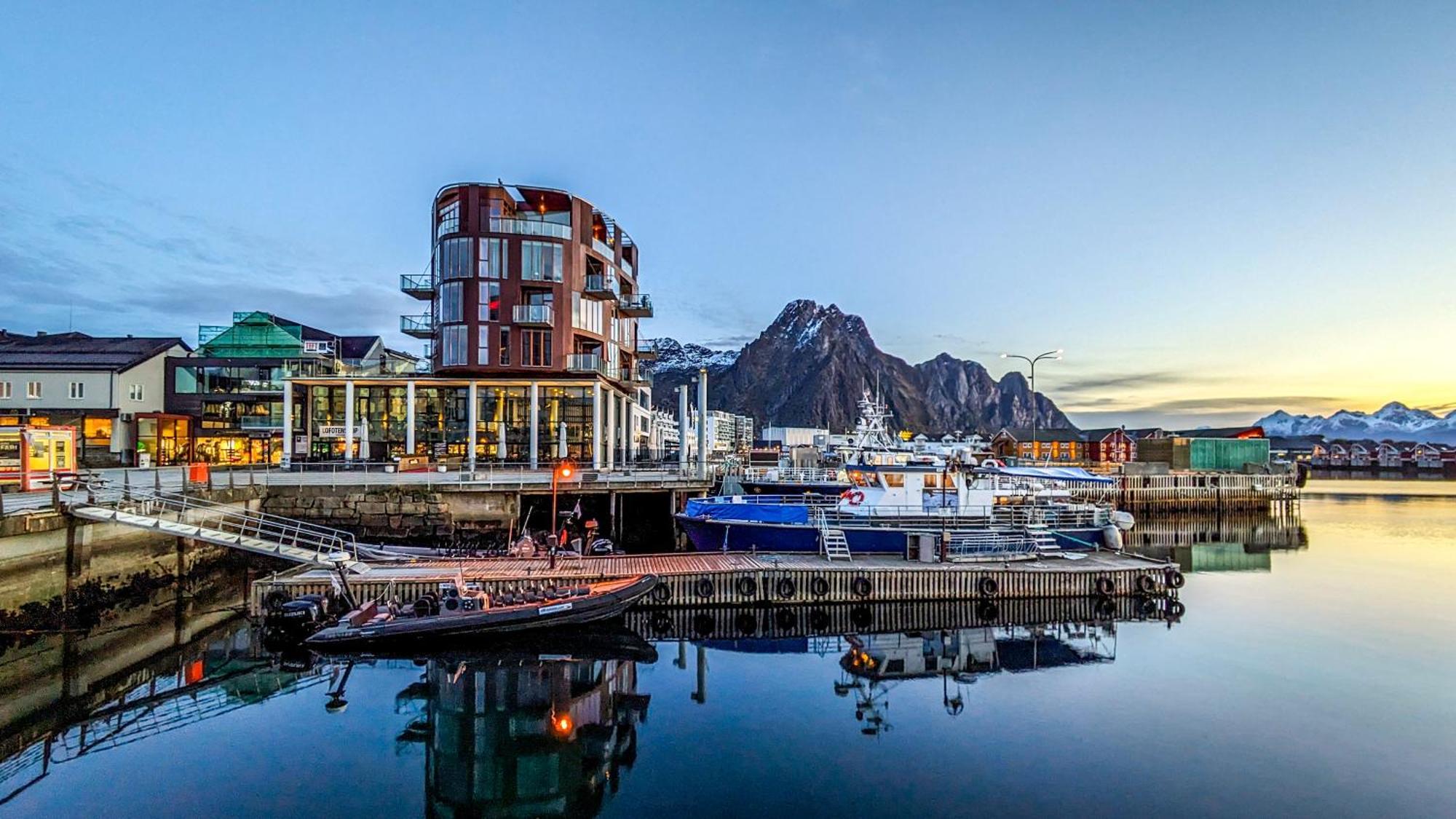 Nordis Apartments - Torget 21 Svolvaer Bagian luar foto